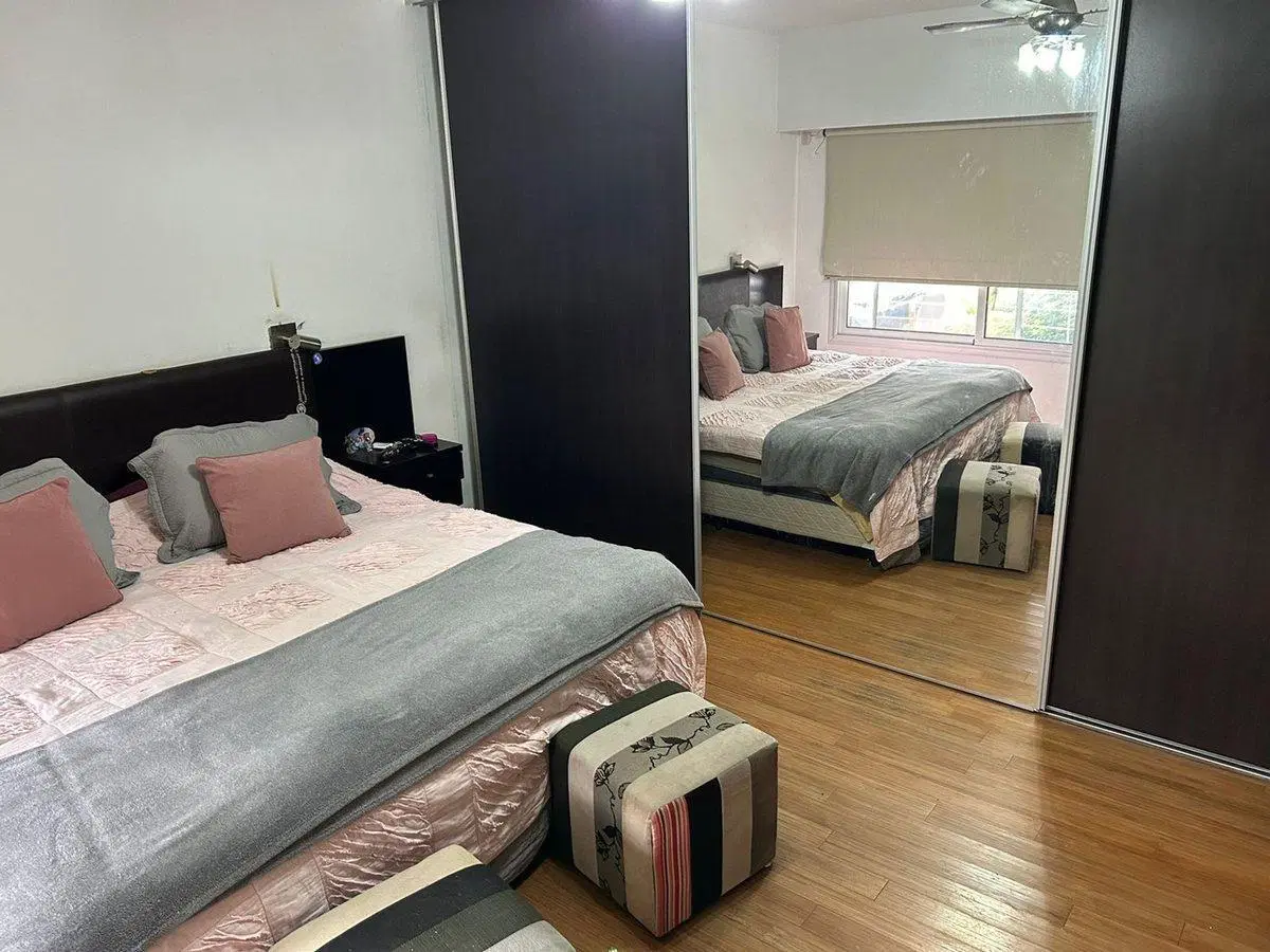 VENTA CASA 4 DORMITORIOS - ALBERDI - APTA CREDITO 5