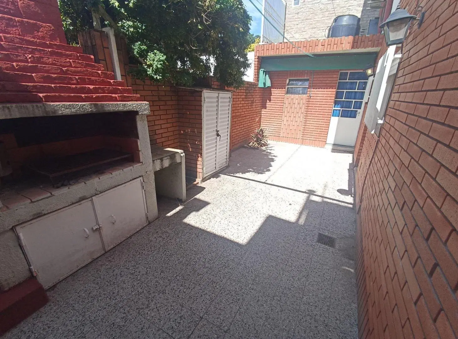 VENTA Casa de 3 dormitorios con patio y terraza. 3