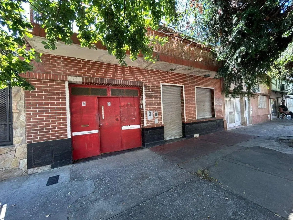 VENTA CASA A REFACCIONAR, CON LOCAL 5
