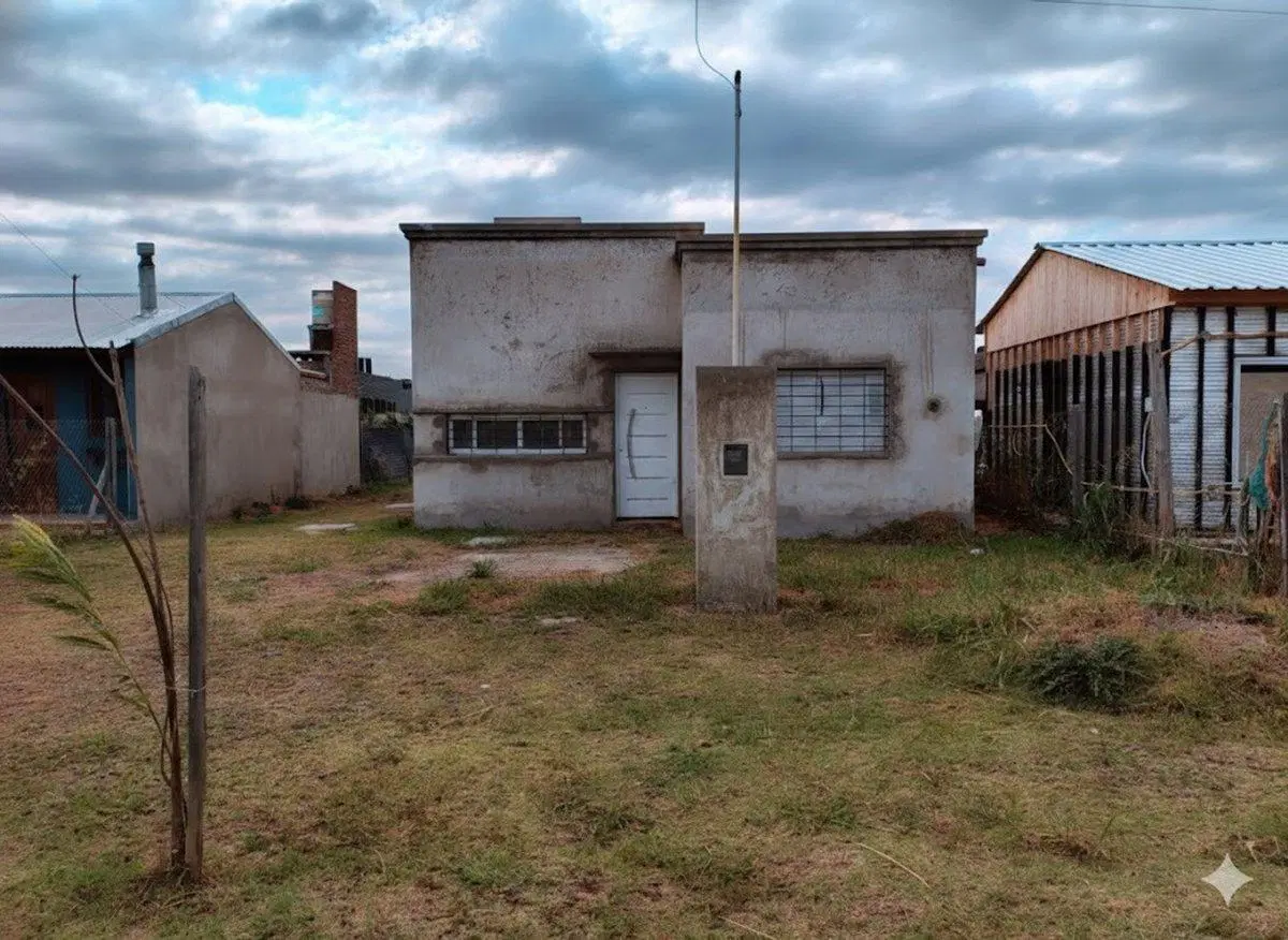 Casa en Barrio Las Fincas Ibarlucea. A terminar 3