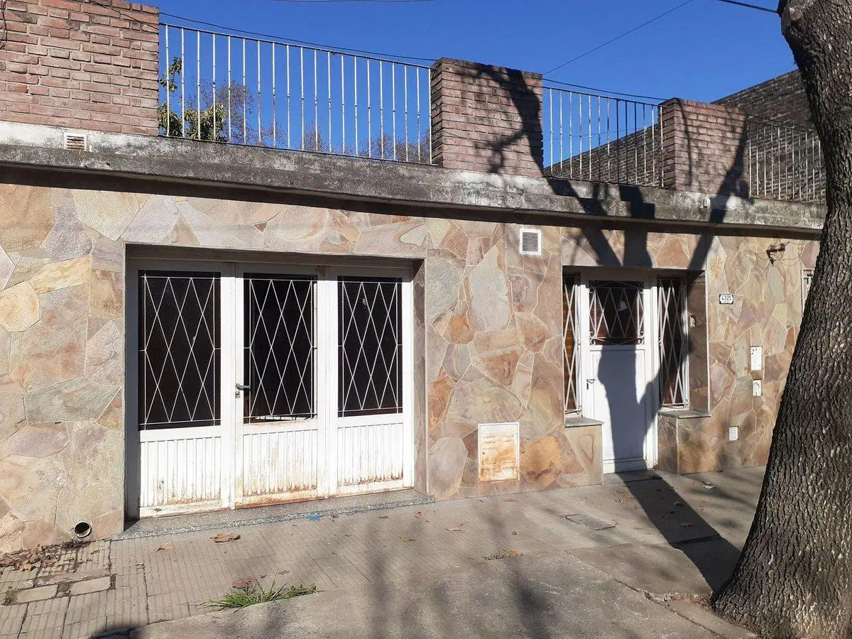 Casa al frente c/patio y terraza - Apta Credito 3
