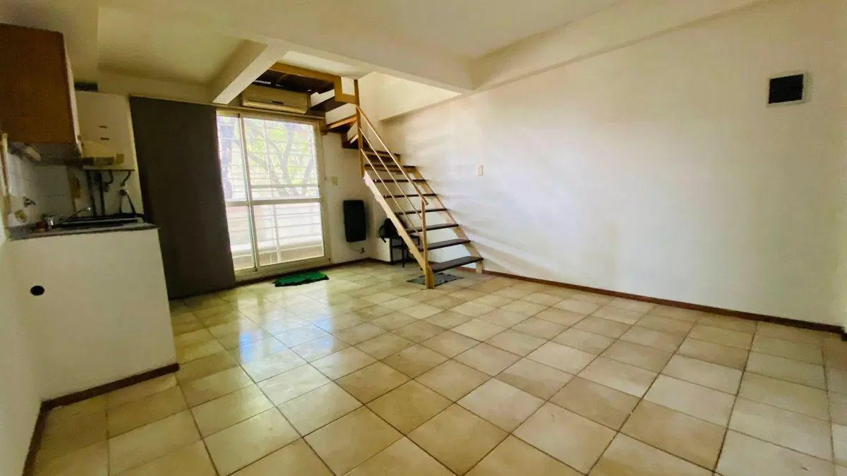 Venta departamento 1 Dormitorio con balcón UNR 3