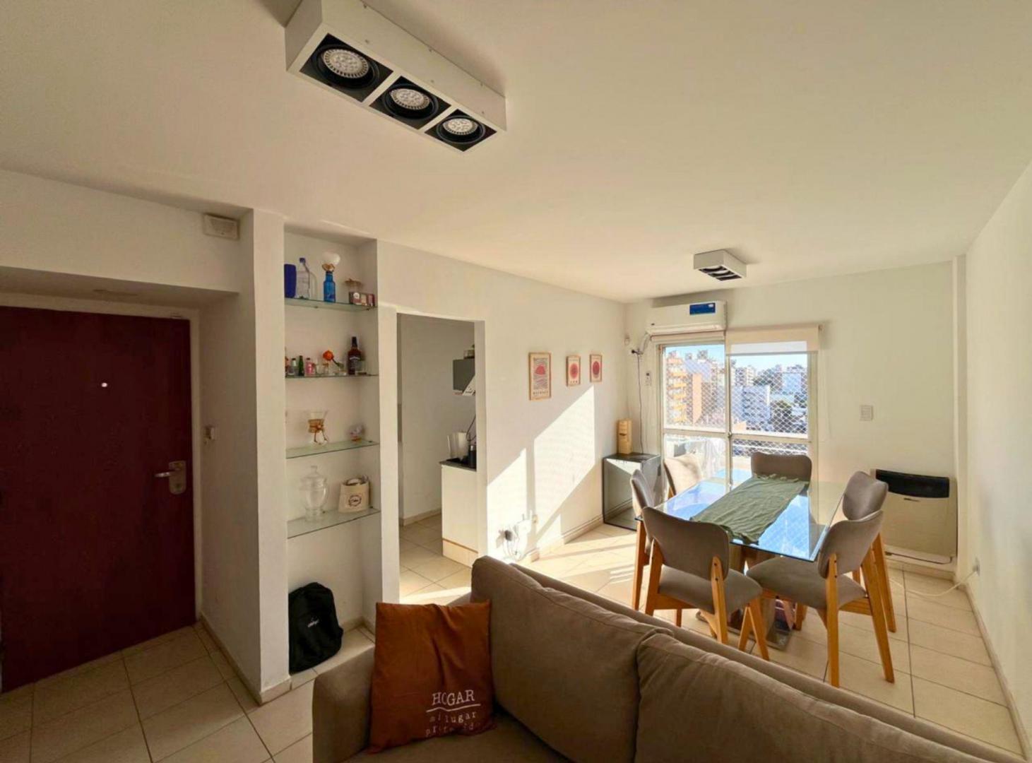 Foto de VENTA DEPARTAMENTO 2 DORMITORIOS, BALCON. ASCENSOR, imagen 2