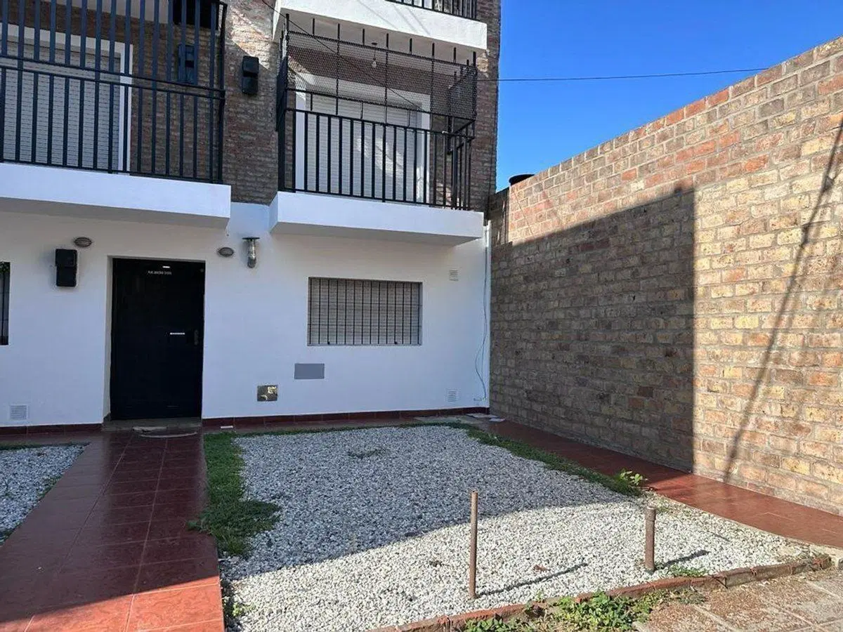 Venta monoambiente cercano a la UCA 5