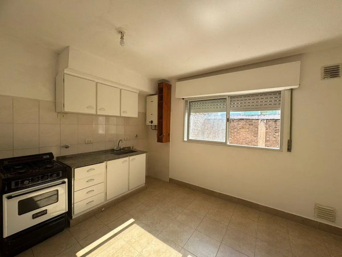 Venta monoambiente cercano a la UCA 3