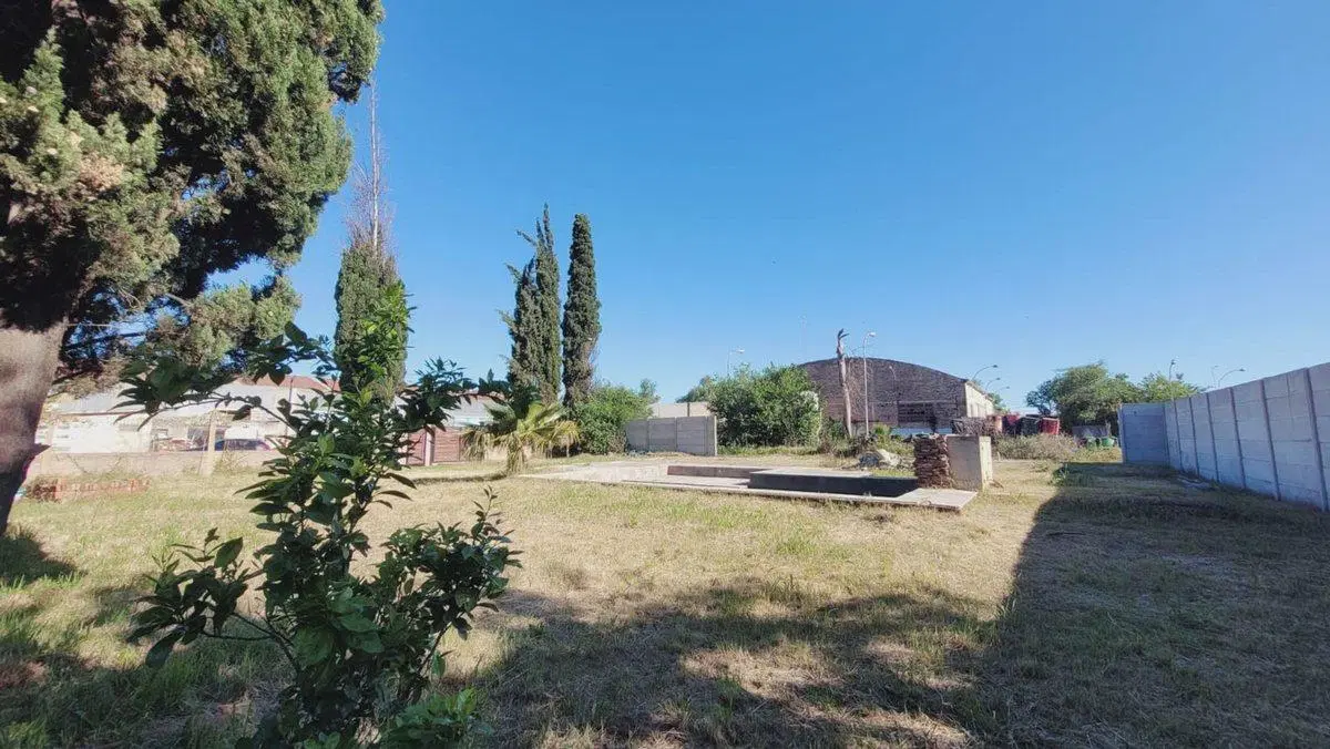 VENTA 3 LOTES 746,7m2 PILETA Y MEJORAS - ROLDAN 5