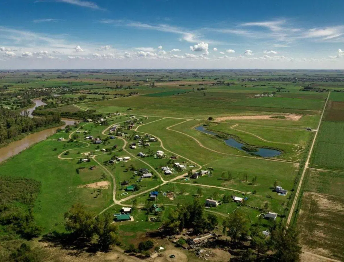 VENTA LOTE SOLARES NORTE OLIVEROS - 1296 M2 2