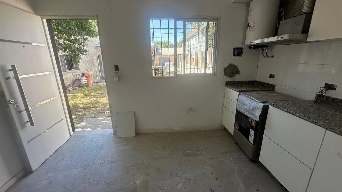 Casa de un dormitorio con terreno 2