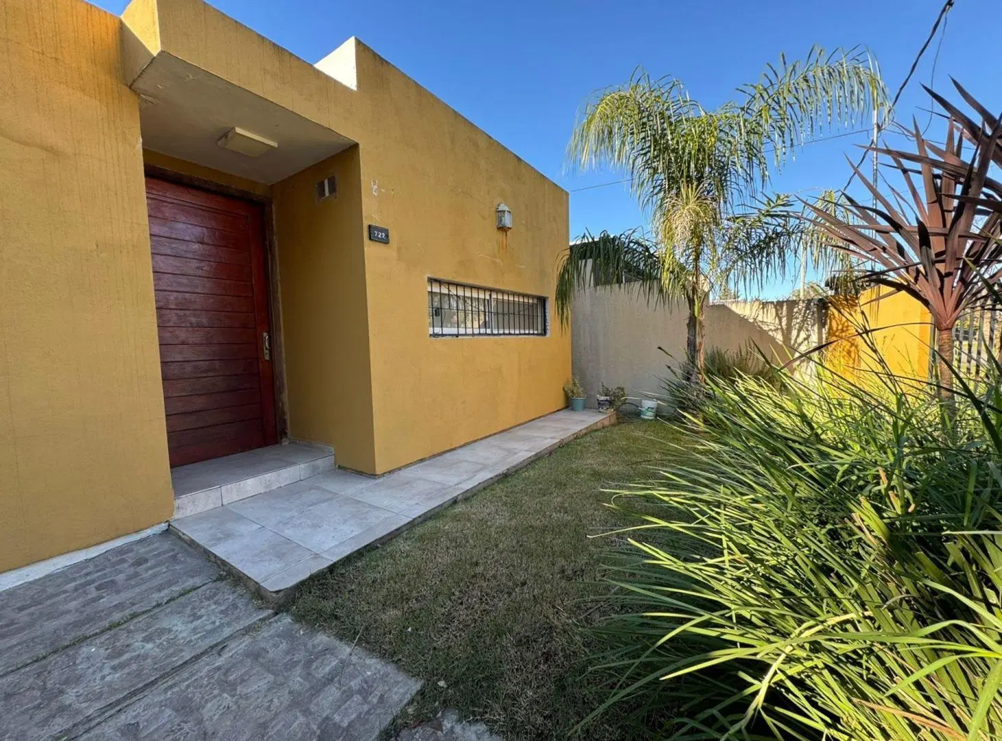 VENTA CASA DE 1/2 DORMITORIOS EN ACEQUIAS ROLDAN 2