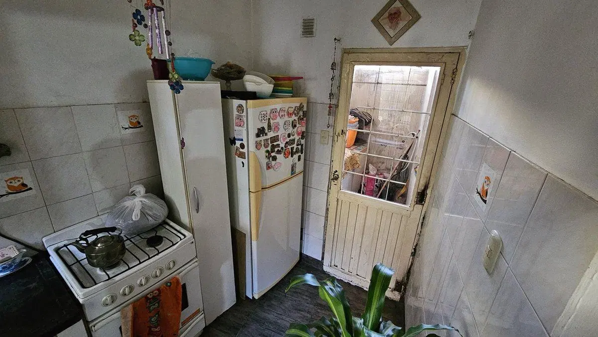 VENTA CASA DE PASILLO A RECICLAR 2 DORMITORIOS 8