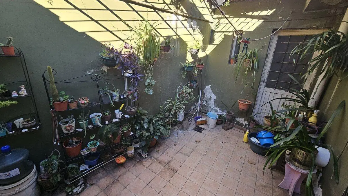 VENTA CASA DE PASILLO A RECICLAR 2 DORMITORIOS 5