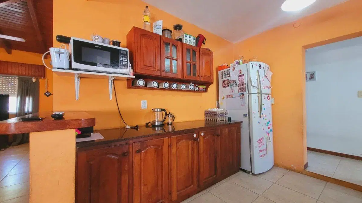 VENTA CASA-PILETA-LOCAL Oportunidad en Baigorria 5