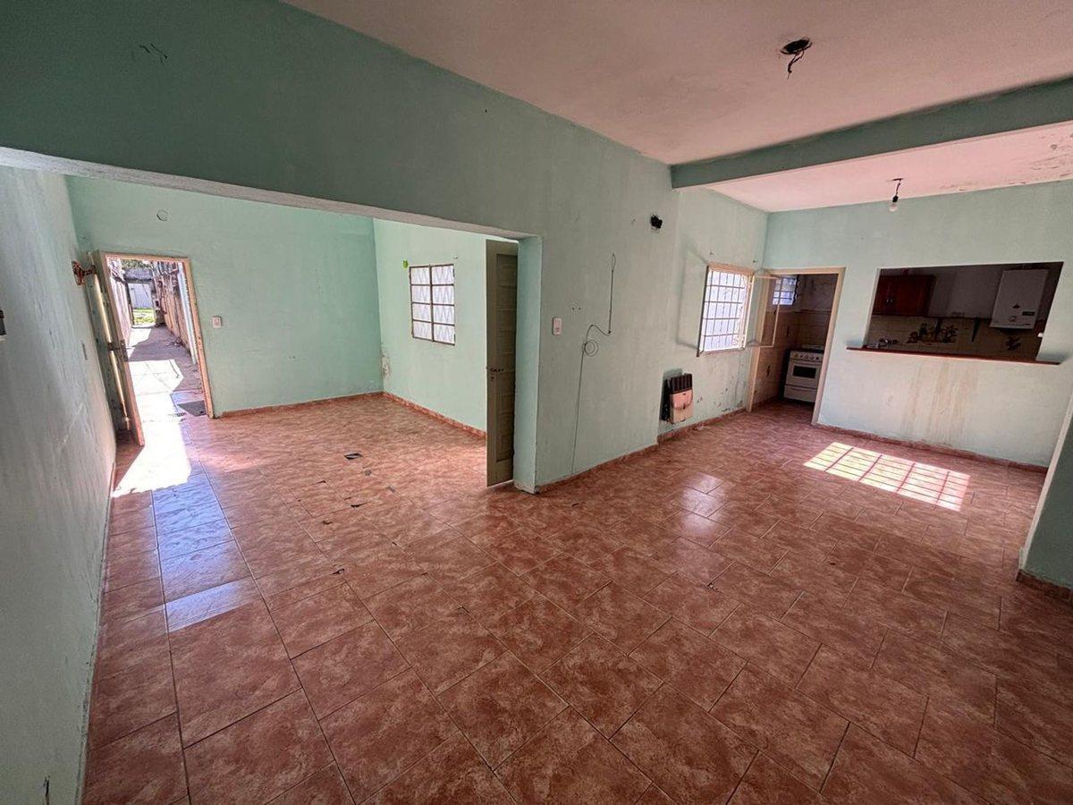 Foto de VENTA CASA DE PASILLO DOS DORMITORIOS Y PATIO, imagen 2