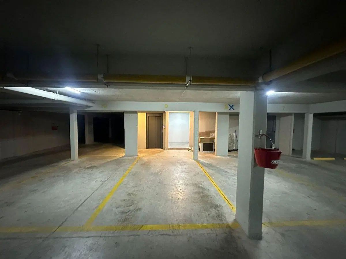 VENTA COCHERA MORENO 250 - ZONA RIO- RAMPA FIJA 2