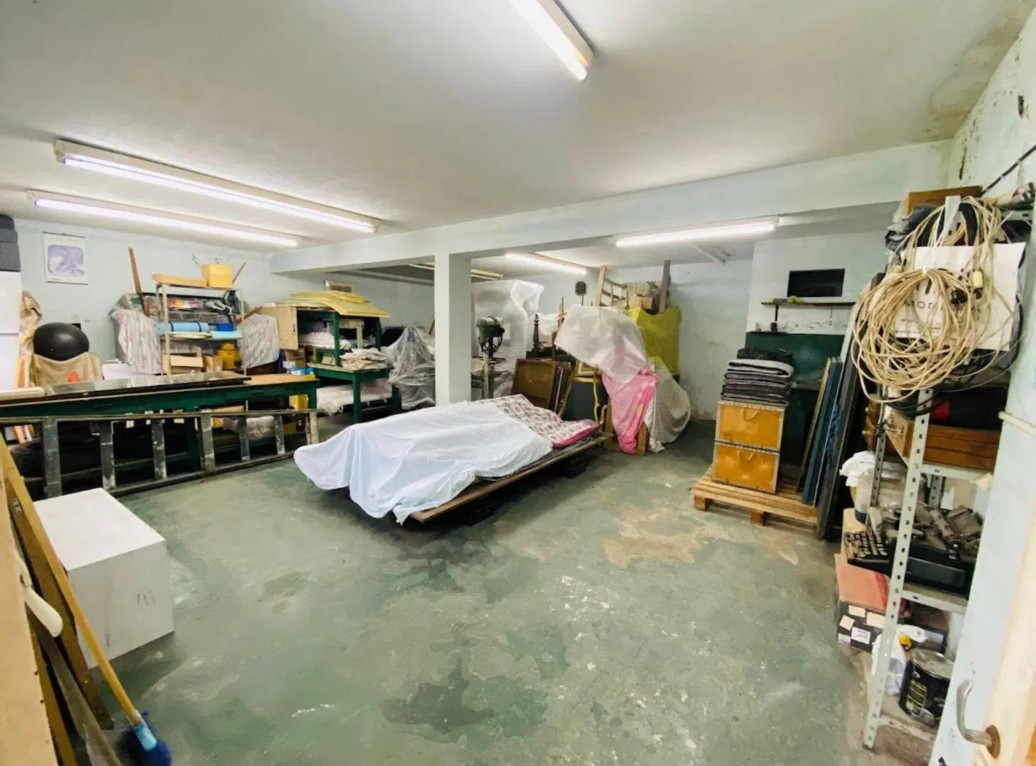 Depósito/Galpón con terreno en venta 4