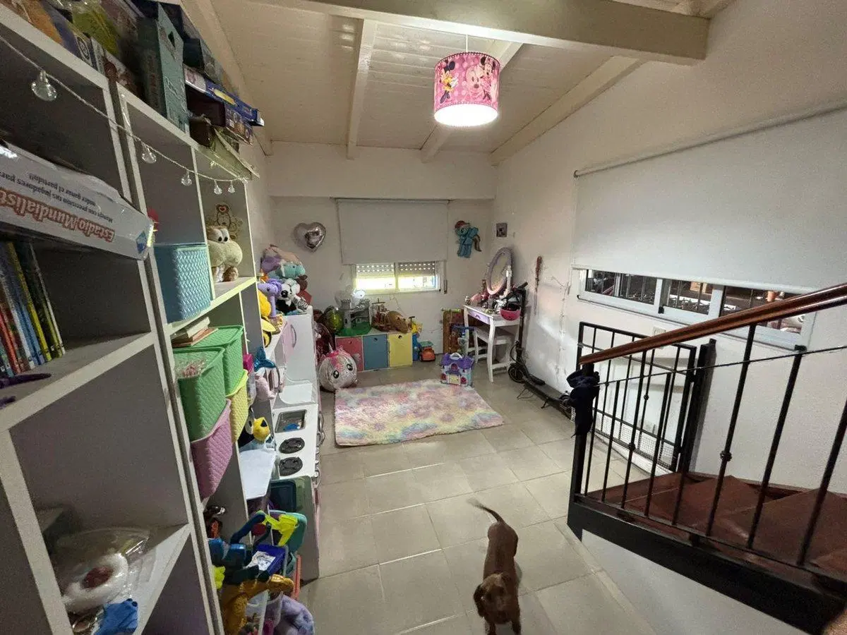 VENTA CASA 3 DORMITORIOS, PILETA LOS SOLARES FUNES 5