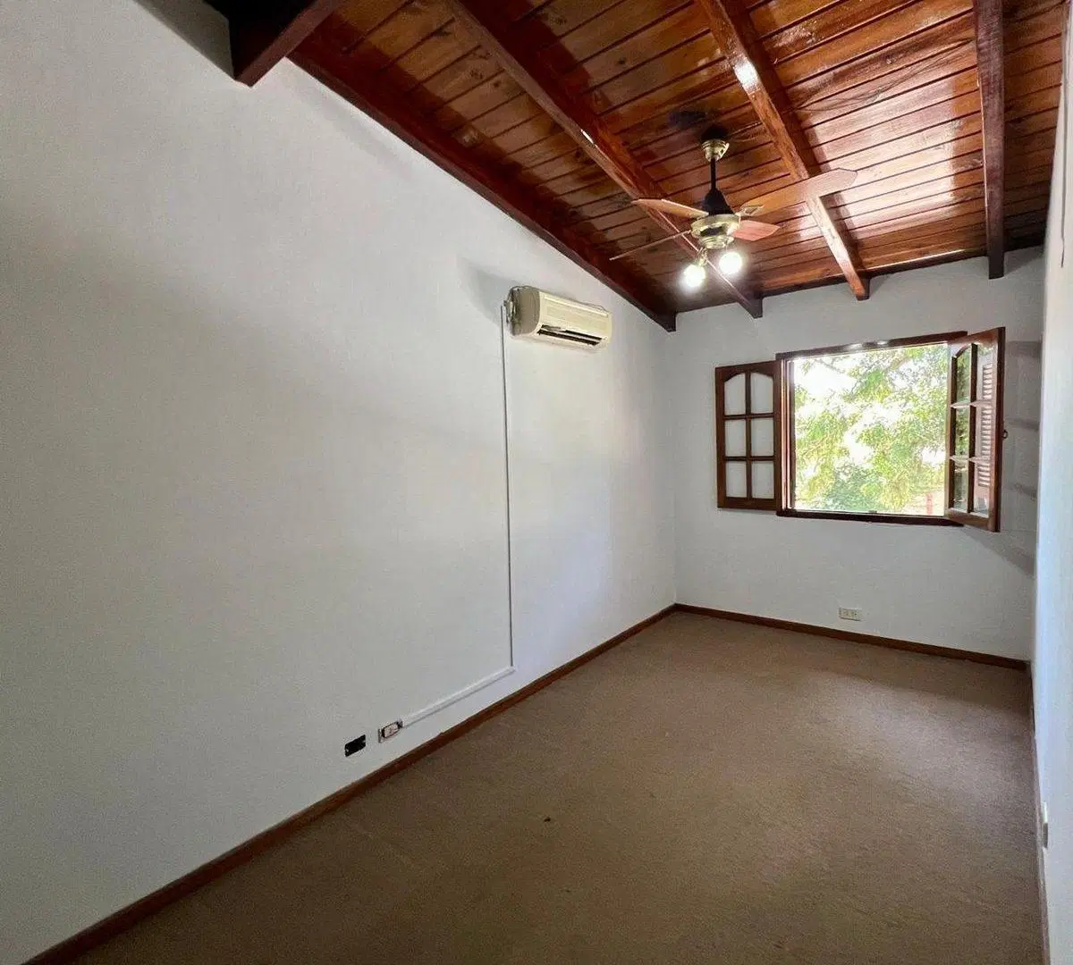 SE VENDE CASA 3 DORMITORIOS. APTO CREDITO 5