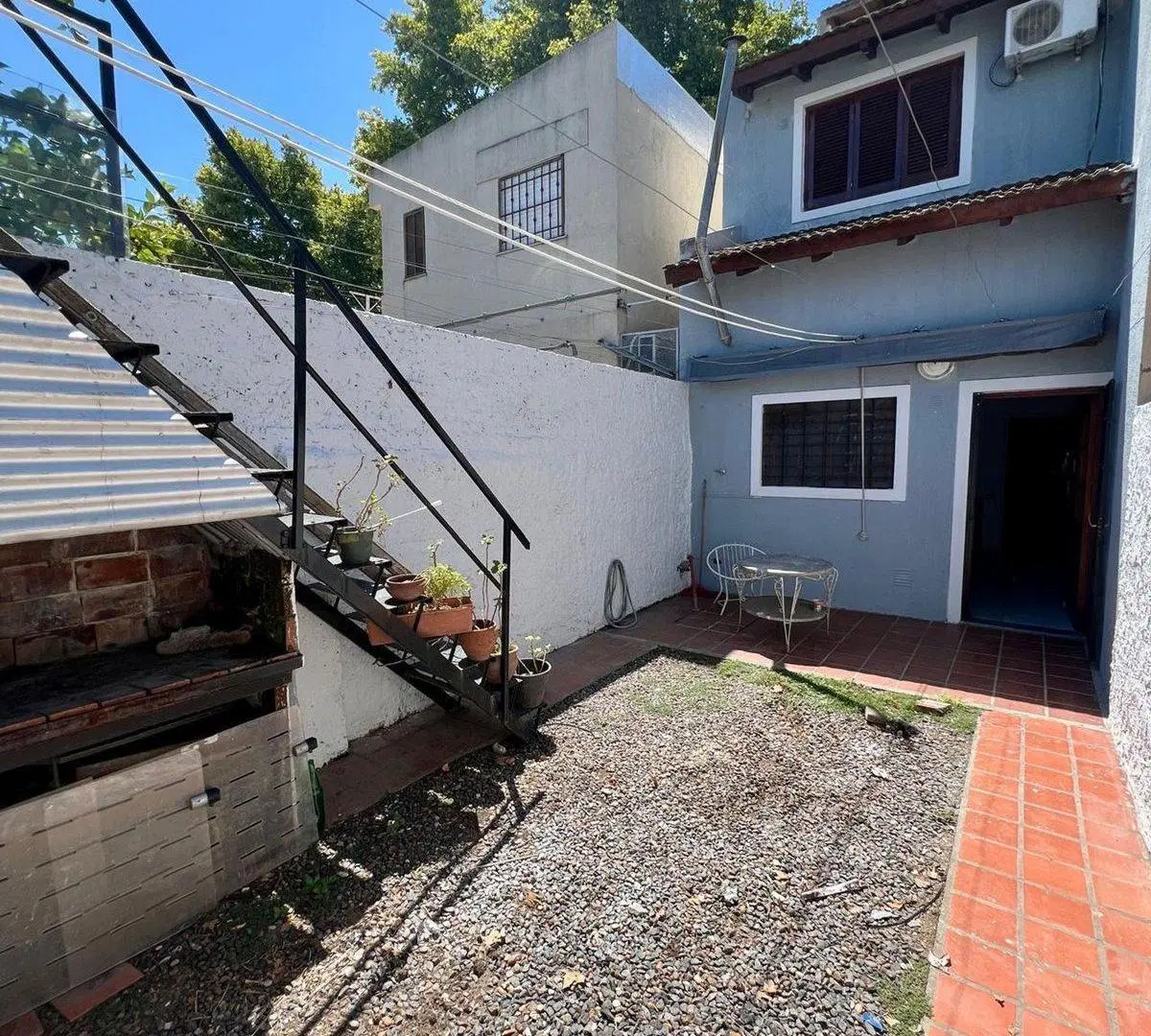 SE VENDE CASA 3 DORMITORIOS. APTO CREDITO 8