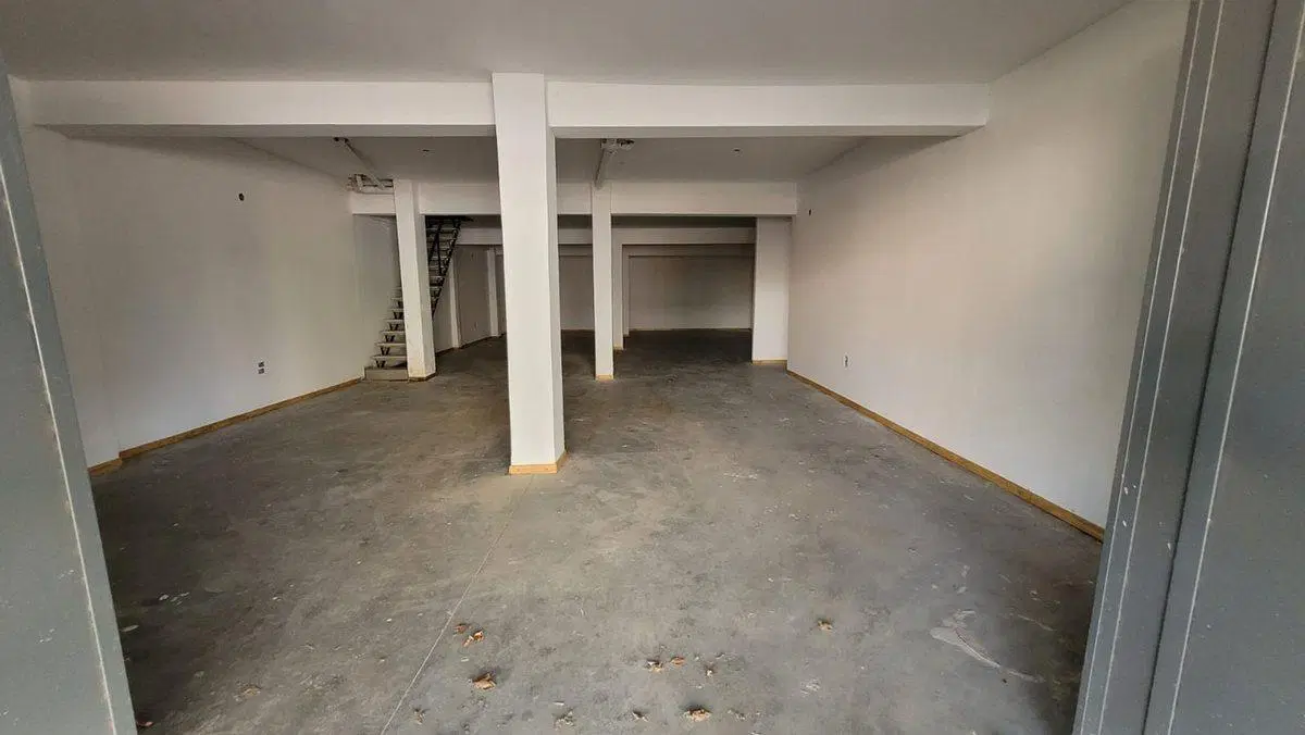 VENTA DE LOCAL COMERCIAL 174m2 - Barrio Belgrano 5