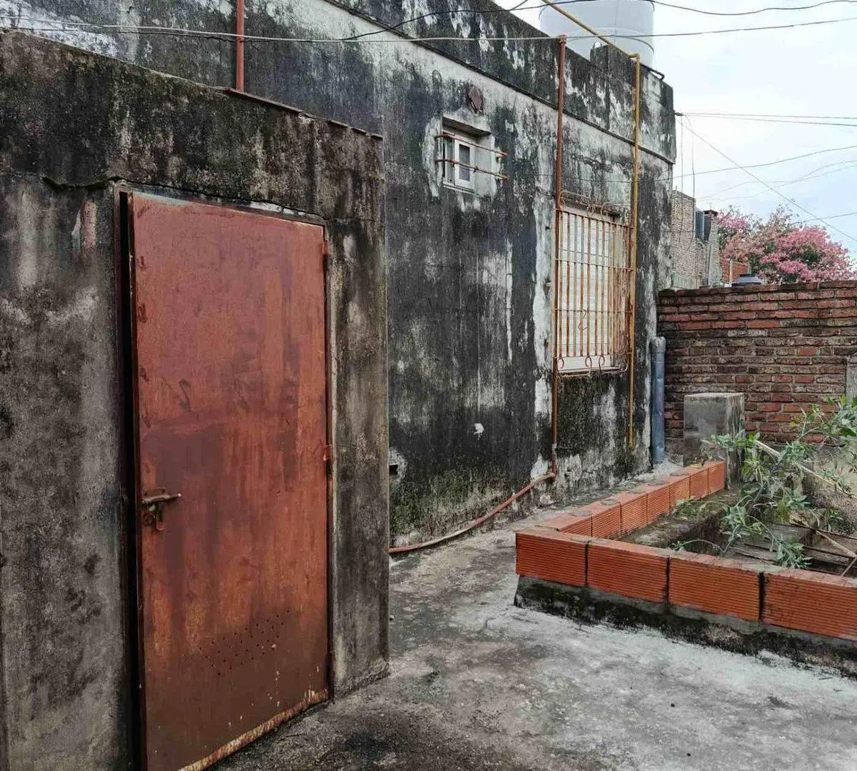 VENTA PH DE TRES DORM BARRIO TRIANGULO 8