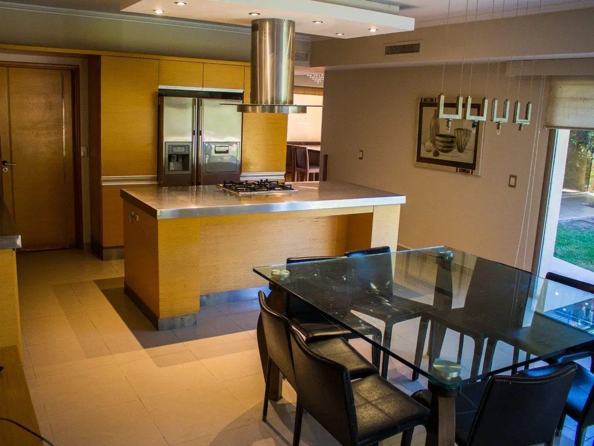 CASA 4 DORMITORIOS - BARRIO CERRADO SAN MARINO 8