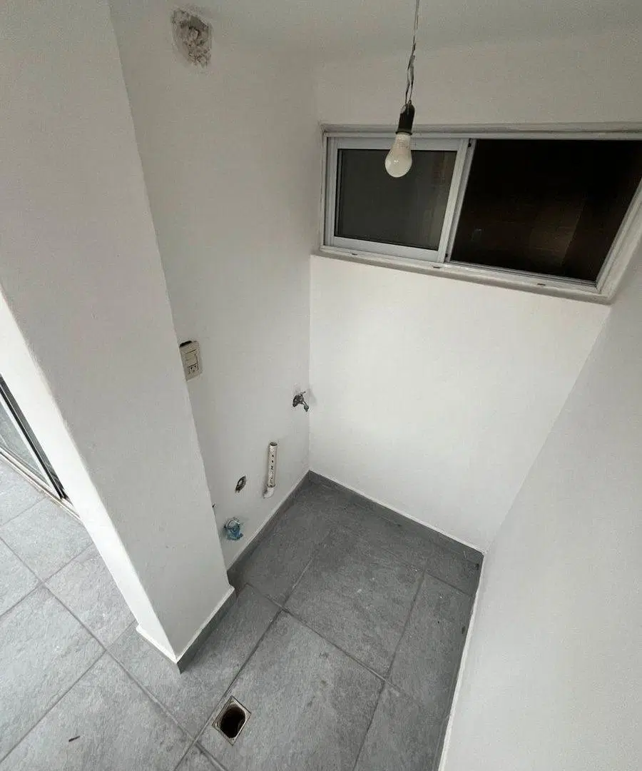 VENTA DEPTO 1 DORMITORIO DOBLE BALCÓN  LOURDES 3
