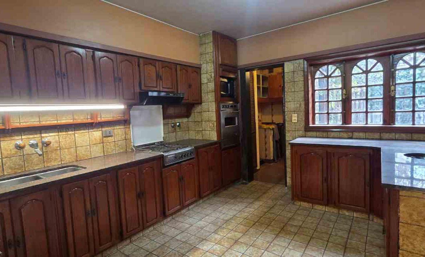 Foto de VENTA CASA BARRIO PARQUE - 7 AMBIENTES, imagen 2