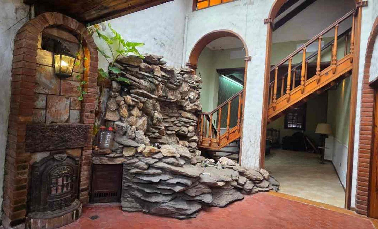 Foto de VENTA CASA BARRIO PARQUE - 7 AMBIENTES, imagen 3