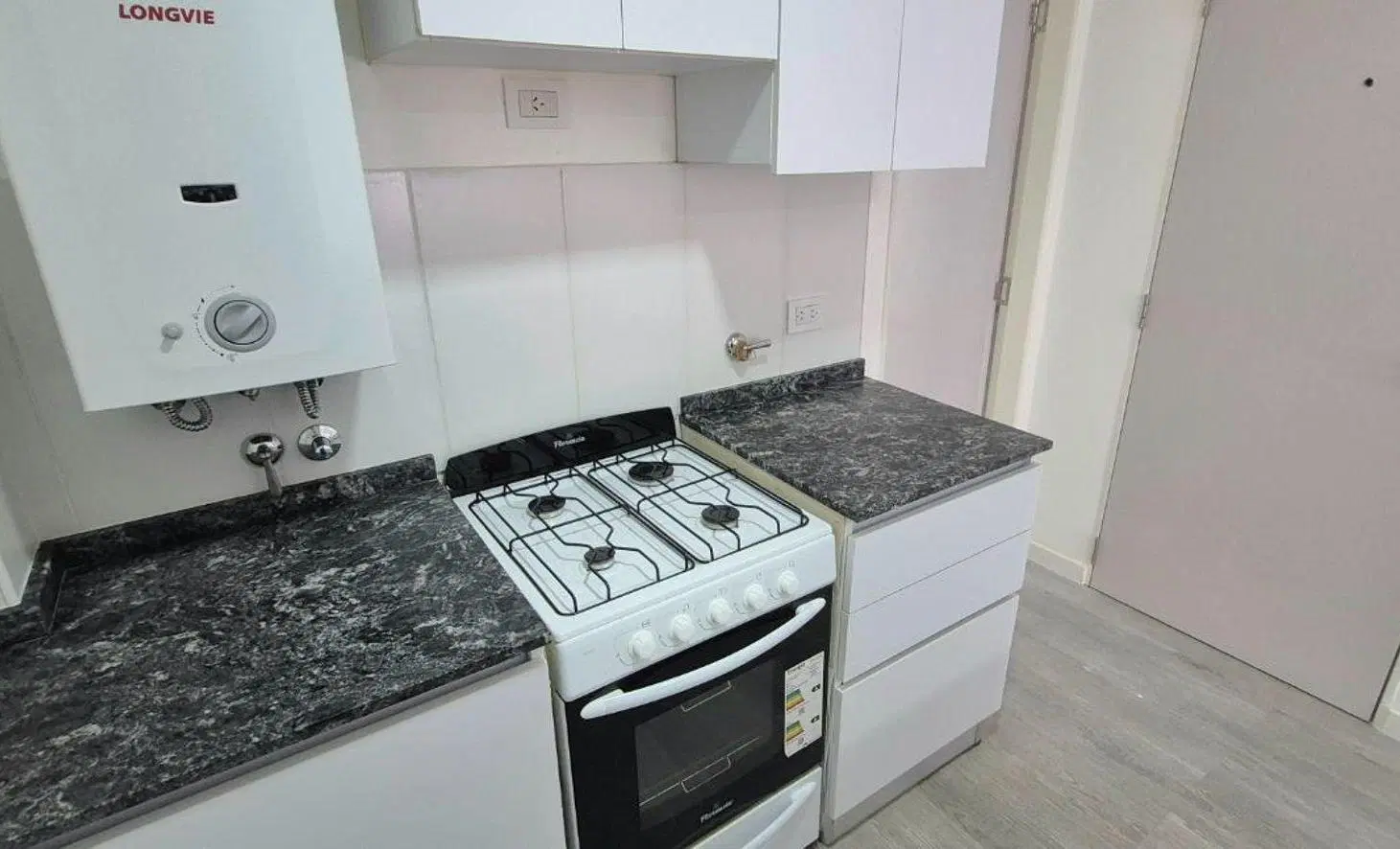Venta Amplio Departamento de un dormitorio Cochera 5