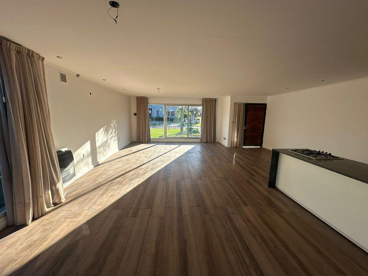 Foto de VENTA PALOS VERDES 3 DORMIS CASA PILETA OPOR, imagen 2