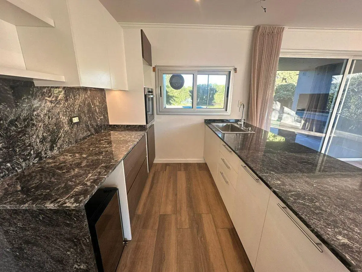 VENTA  PALOS VERDES 3 DORMIS CASA PILETA OPOR 3