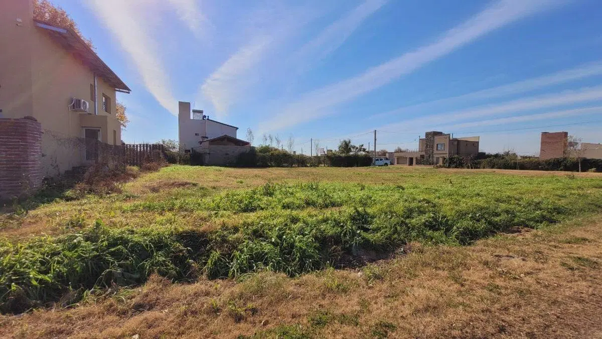 Venta Lote 400 m2 en  Funes Town 2