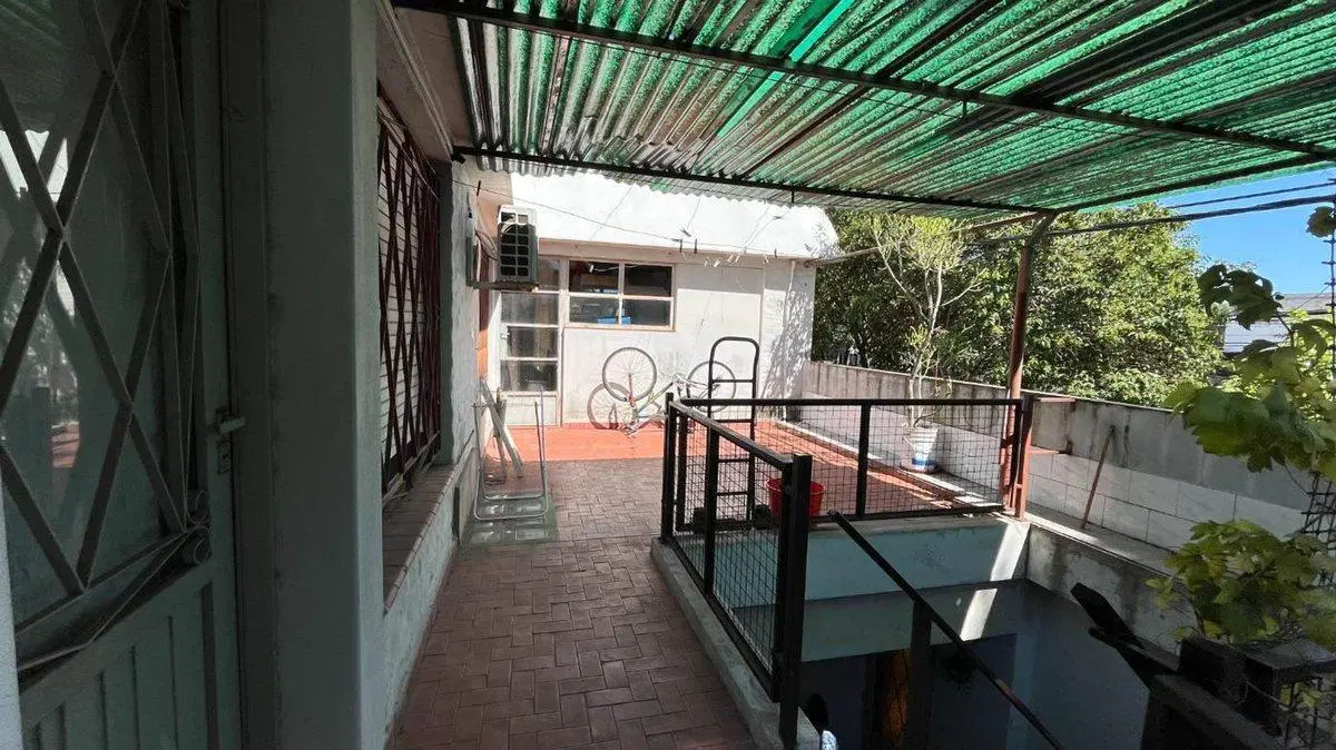CASA AL FRENTE · 3 DORMITORIOS · COCHERA · TERRAZA 8