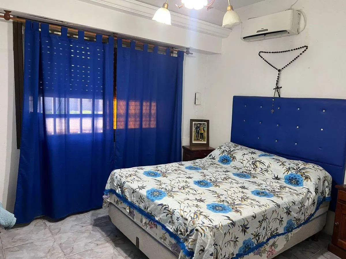 VENTA CASA 2 DORMITORIOS MAS COMODIN PATIO Y LOCAL 5