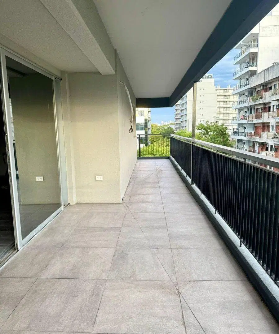 3 DORMITORIOS - PISO EXCLUSIVO- PICHINCHA 2
