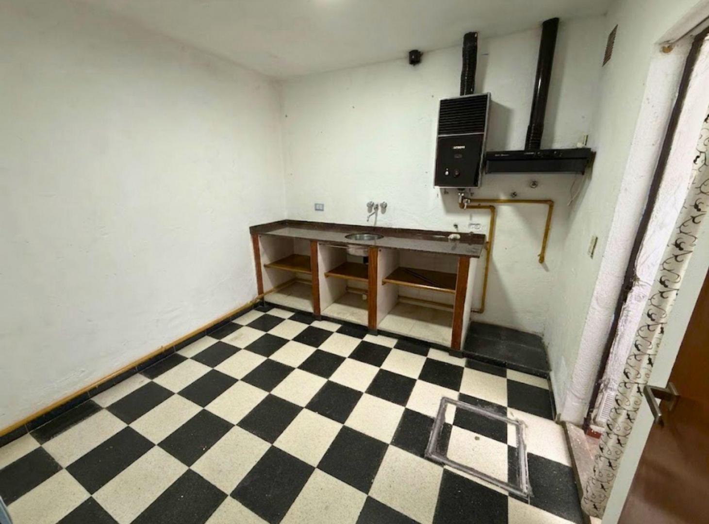 Foto de VENTA CASA 2 DORMITORIOS EN PB - TERRAZA., imagen 4