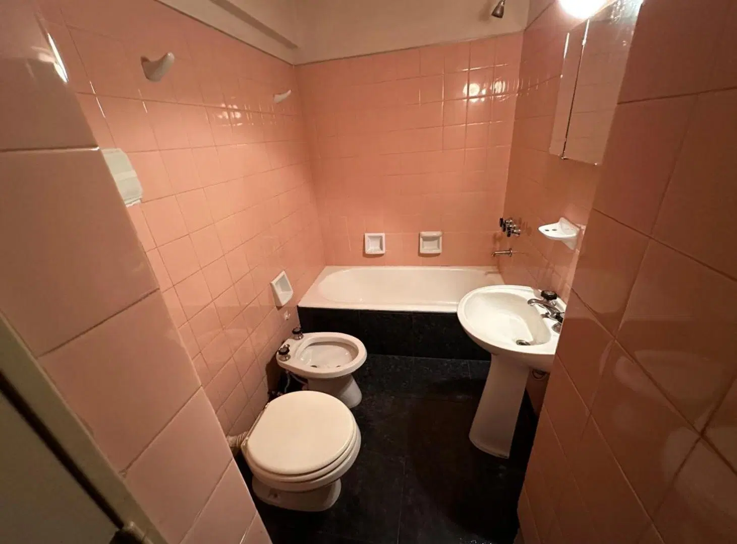 Departamento dos dormitorios con 2 balcones 5