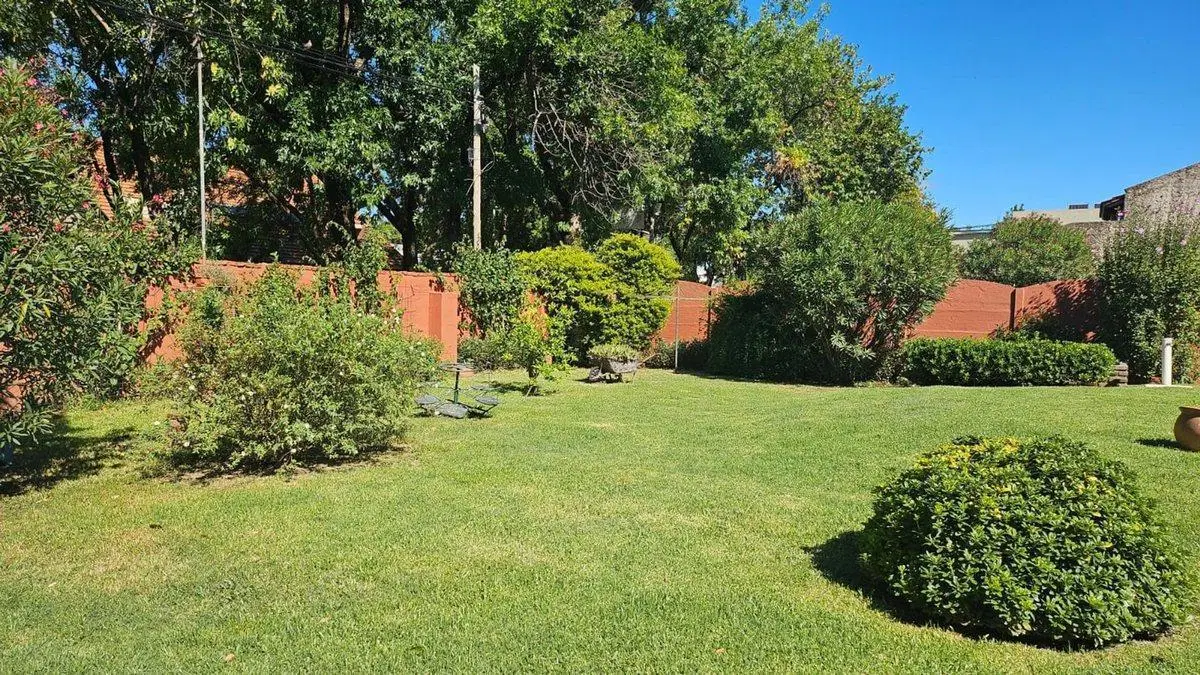 VENTA CASA CENTRO DE FUNES 3 DORMITORIOS C/ PILETA 8