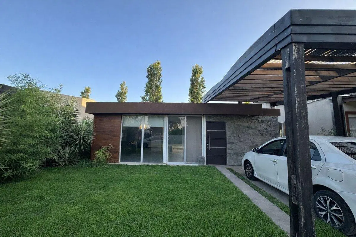 VENTA CASA EN BARRIO CERRADO LOGARITMO 2