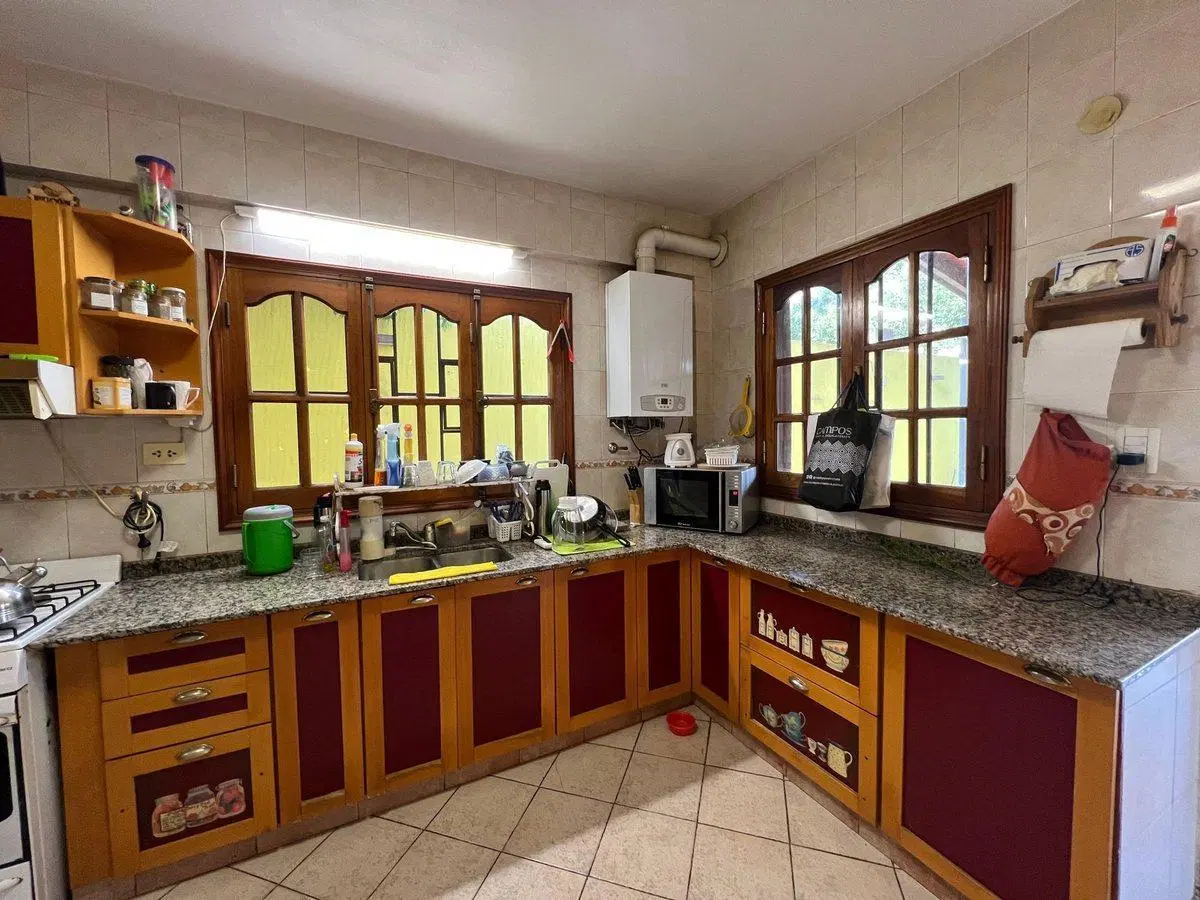 VENTA FISHERTON CASA 4 DORMITORIOS GRAN JARDIN 8