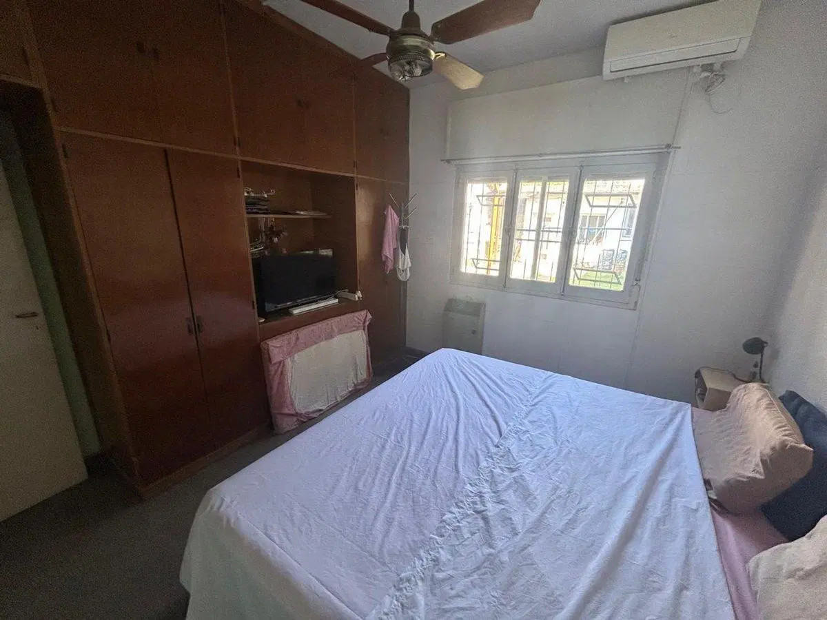 VENTA CASA ALBERDI 3 DORMITORIOS CON PATIO VERDE 8