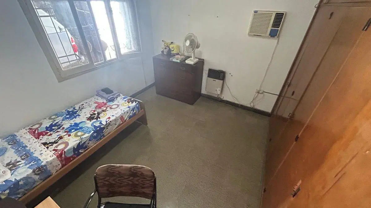 VENTA CASA ALBERDI 3 DORMITORIOS CON PATIO VERDE 1