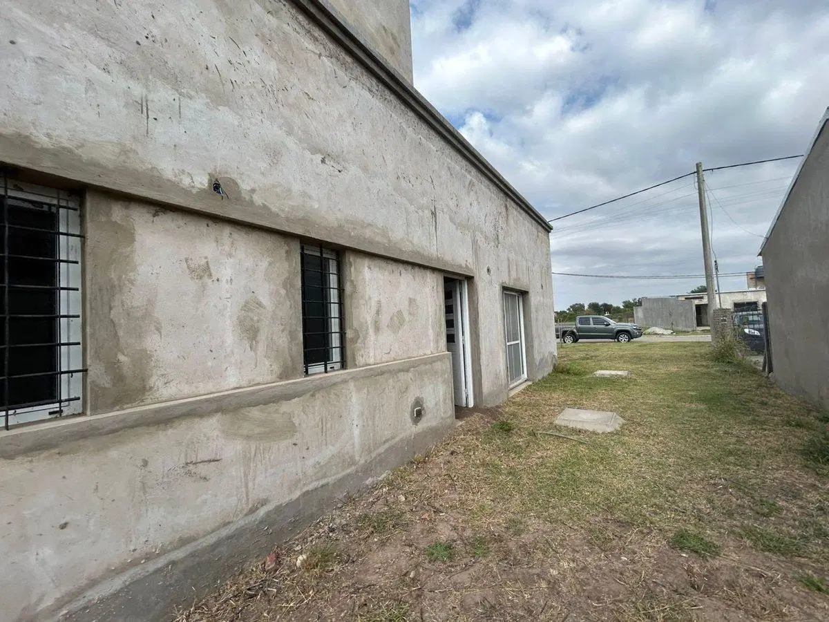 Casa en Barrio Las Fincas Ibarlucea. A terminar 2