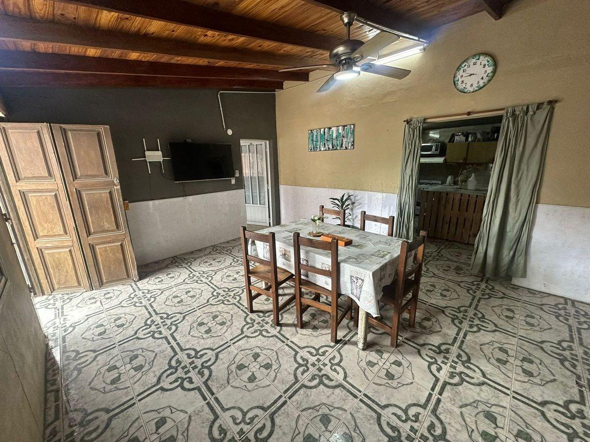 Foto de VENTA CASA SAN LORENZO - LOCAL AL FRENTE Y PATIO., imagen 3