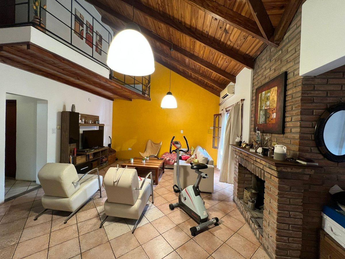 Foto de VENTA CASA 4 DORMITORIOS GRAN JARDIN EN FISHERTON, imagen 5