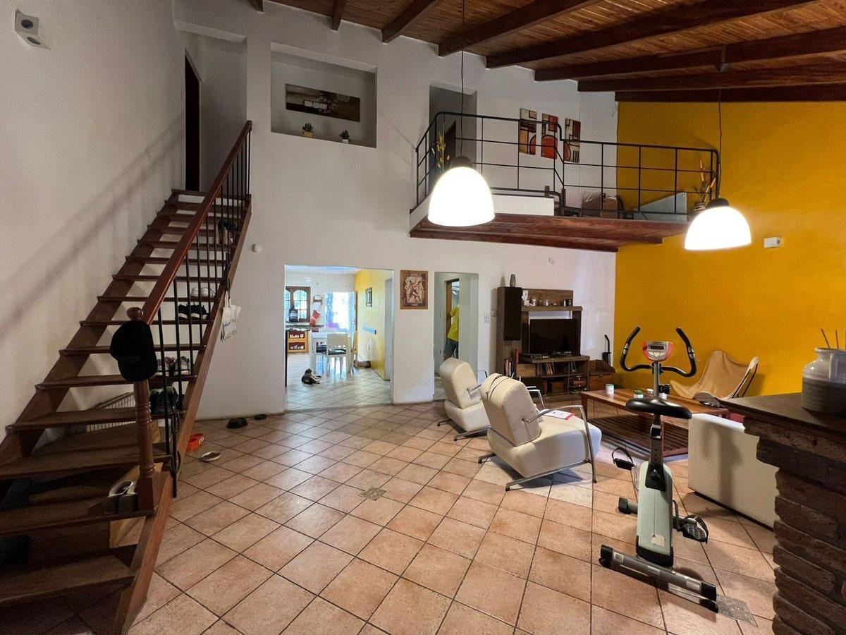 Foto de VENTA CASA 4 DORMITORIOS GRAN JARDIN EN FISHERTON, imagen 2