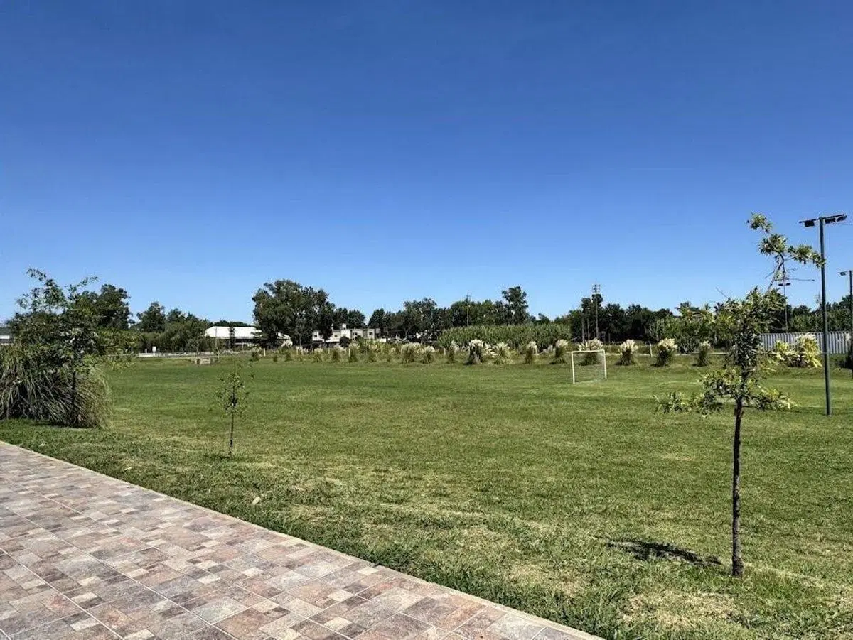 Lote en Barrio cerrado "Las Casuarinas" 2