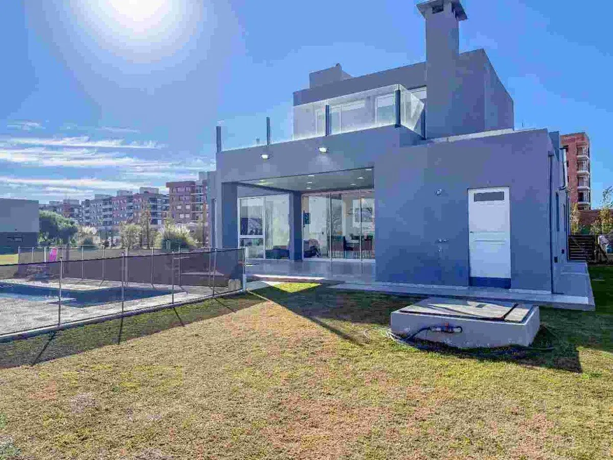 VENTA CASA DE DISEÑO EN LOS PASOS 2 2