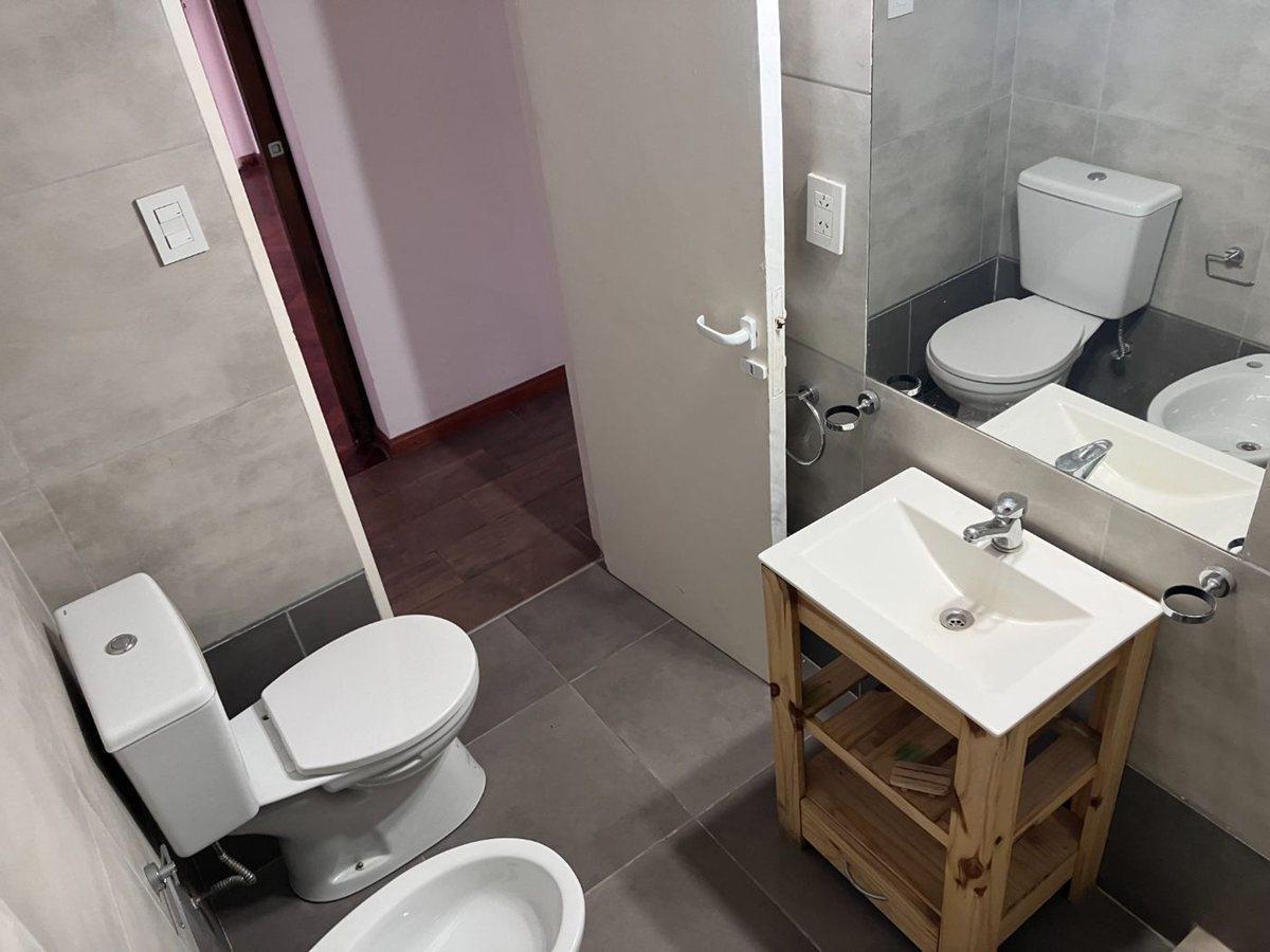 Foto de VENTA SEMIPISO 2 DORMITORIOS - CENTRO, imagen 3