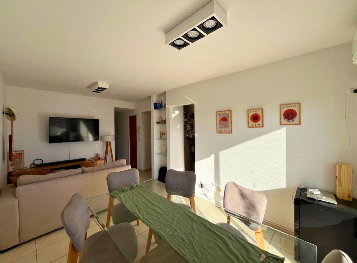 Foto de VENTA DEPARTAMENTO 2 DORMITORIOS, BALCON. ASCENSOR, imagen 5